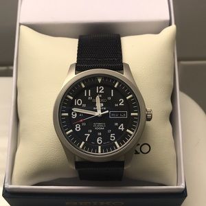 Seiko Men’s 5 Watch SNZG15K1
